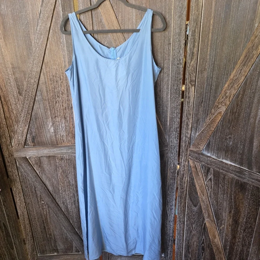 Newport News Easy Style Nightgown Womens Size 16 Light Blue 100% Silk Sandwashed